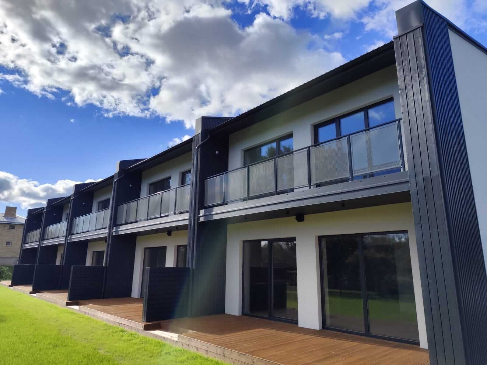 Balkona margas ar perforētu loksni - Jelgava