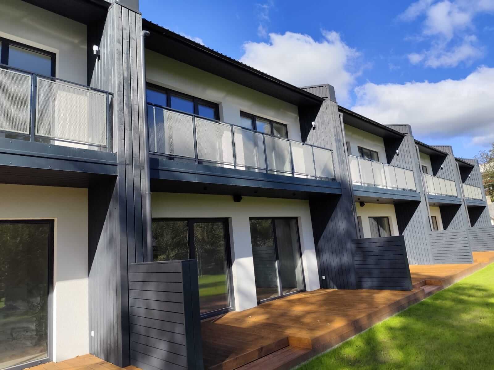 Balkona margas ar perforētu loksni - Jelgava